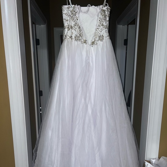 Juliet Formal Gown - WHITE - Picture 5 of 8